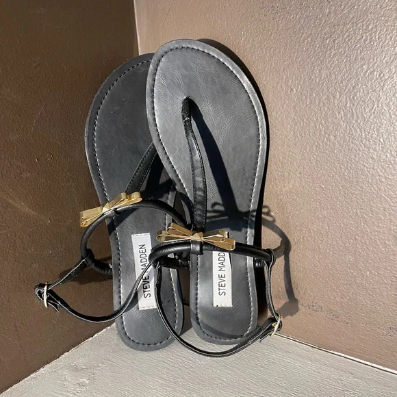 Steve Madden Daisey Sandals - Picture 2 of 8